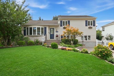 /international/us/3988-demont-road-seaford-ny-110110190059/
