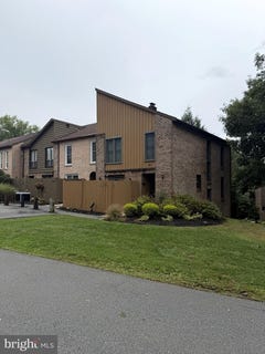 /international/us/129-merion-lane-reading-pa-110110295182/