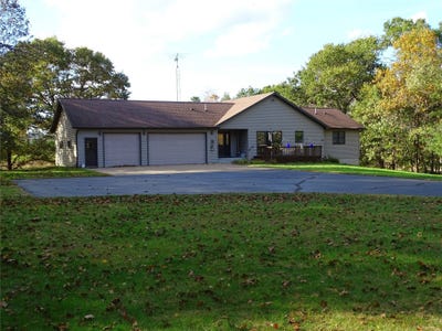 /international/us/w2089-spring-creek-road-durand-wi-110120416971/