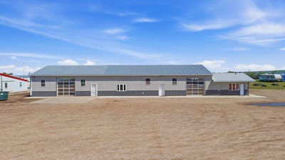 /international/us/1710-e-grand-mobridge-sd-110108334629/