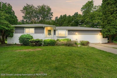 /international/us/989-onondaga-road-holt-mi-110108858162/