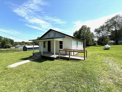 /international/us/3640-old-vincennes-road-mitchell-in-110101330781/