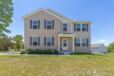 /international/us/8376-n-oaks-court-grand-blanc-mi-110108552458/