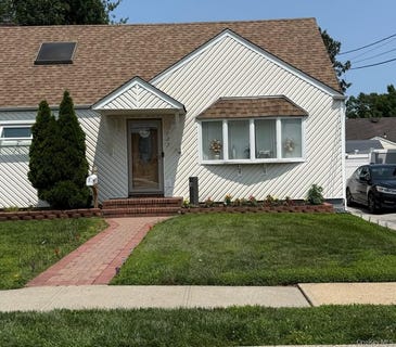 /international/us/137-walton-avenue-uniondale-ny-110119512374/