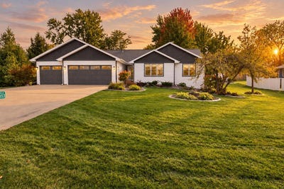 /international/us/w6653-emerald-lane-greenville-wi-110120465764/