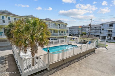 /international/us/1314-lake-park-boulevard-s-carolina-beach-nc-110105776209/