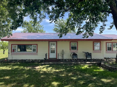 /international/us/7-beech-street-boxholm-ia-110108582266/