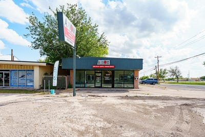 /international/us/714-n-bedell-del-rio-tx-110108581210/