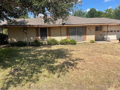 /international/us/801-e-milam-street-ennis-tx-110101176937/
