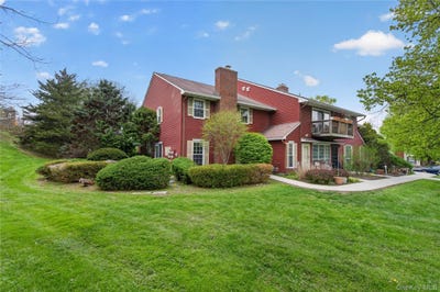 /international/us/12-homestead-village-drive-warwick-ny-110108075995/