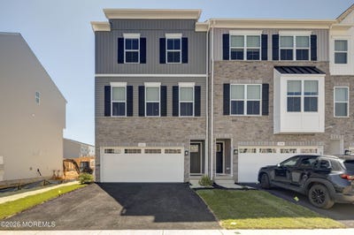 /international/us/141-s-durham-drive-howell-nj-110107211405/