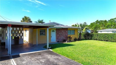 /international/us/2214-e-6th-street-lehigh-acres-fl-110119447076/