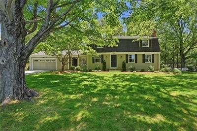 /international/us/24-wildflower-road-barrington-ri-110108536420/