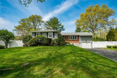 /international/us/11-new-dorp-place-melville-ny-110099204856/