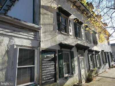 /international/us/4705-york-drive-doylestown-pa-110098598442/