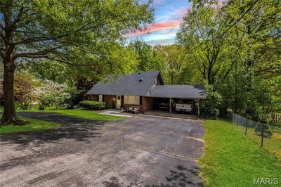/international/us/2420-hillsboro-valley-park-road-high-ridge-mo-110100098821/