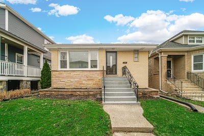 /international/us/2219-n-74th-court-elmwood-park-il-110106944921/