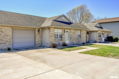 /international/us/52-heights-circle-taylorville-il-110107079093/