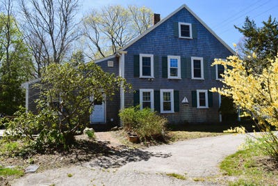 /international/us/713-sandwich-road-east-falmouth-ma-110107665174/