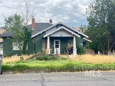 /international/us/1518-elm-st-clarkston-wa-110100561875/