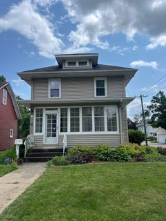 /international/us/211-w-13th-street-sterling-il-110098244727/