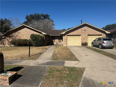 /international/us/608-king-arthur-street-victoria-tx-110106760545/