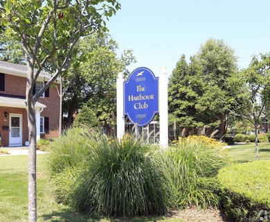 /international/us/11-commodore-lane-west-babylon-ny-110104538400/