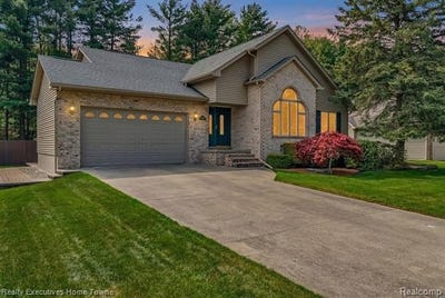 /international/us/3307-fanone-drive-port-huron-twp-al-110108260036/