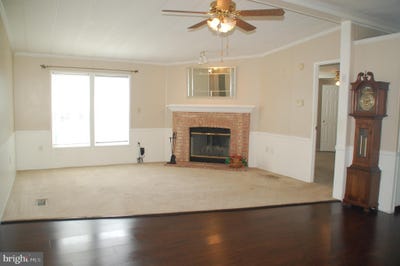 /international/us/18-asheton-lane-souderton-pa-110099540147/