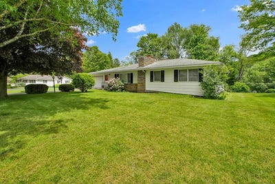 /international/us/210-plaza-road-middlebury-center-pa-110108386215/
