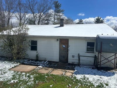 /international/us/3857-cruise-drive-pulaski-va-110106979216/