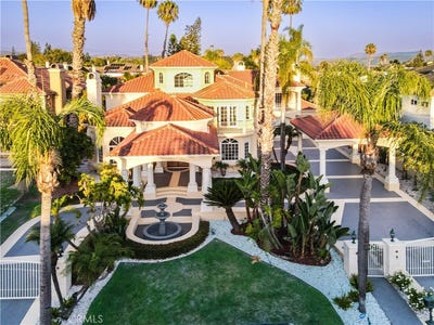 /international/us/27612-fargo-laguna-hills-ca-110120537394/