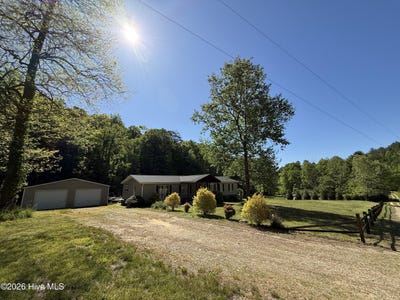 /international/us/1038-blackburn-hollow-road-purlear-nc-110107960276/