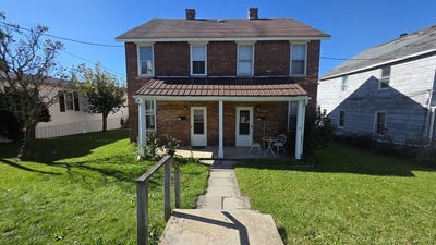 /international/us/209-211-center-street-boswell-pa-110120466624/