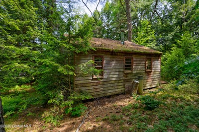 /international/us/373-new-vermont-road-bolton-ny-110100552246/