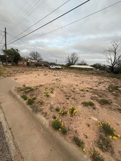 /international/us/318-ne-9th-st-big-spring-tx-110100974461/