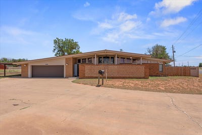 /international/us/1011-n-22nd-street-lamesa-tx-110108415588/
