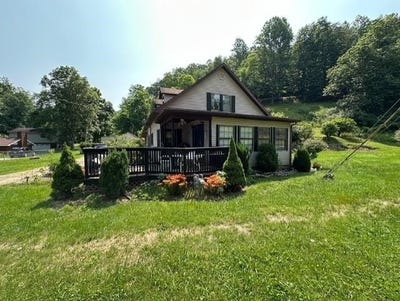 /international/us/4332-green-valley-road-huntington-wv-110100356321/