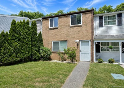 /international/us/136-hill-crescent-calverton-ny-110108929814/