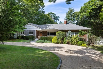 /international/us/26-bull-pasture-lane-east-hampton-ny-110120552226/