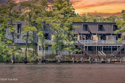 /international/us/12-harbor-bay-place-elizabeth-city-nc-110109009799/