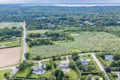 /international/us/702-david-whites-lane-southampton-ny-110096234032/