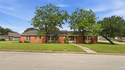/international/us/700-park-street-gatesville-tx-110108175133/