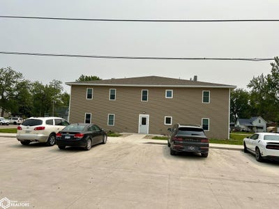 /international/us/811-n-montgomery-avenue-eagle-grove-ia-110107417132/