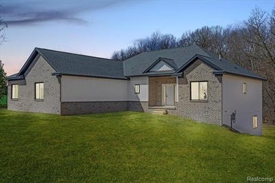/international/us/4070-metamora-ridge-metamora-vlg-mi-110098761197/