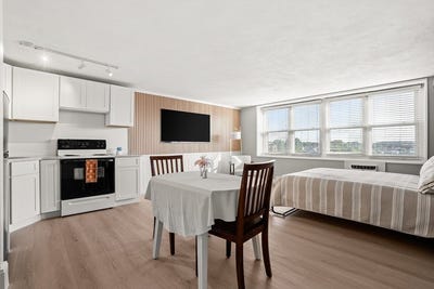 /international/us/340-main-st-melrose-ma-110108140247/