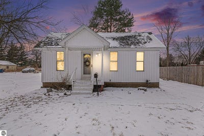 /international/us/200-nebobish-avenue-essexville-mi-110105053066/