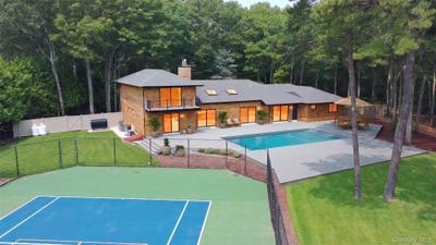 /international/us/10-jeffrey-lane-east-quogue-ny-110108532136/