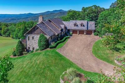 /international/us/733-dogwood-lane-blowing-rock-nc-110120093459/