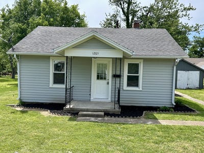 /international/us/1205-julia-avenue-mountain-grove-mo-110107852188/